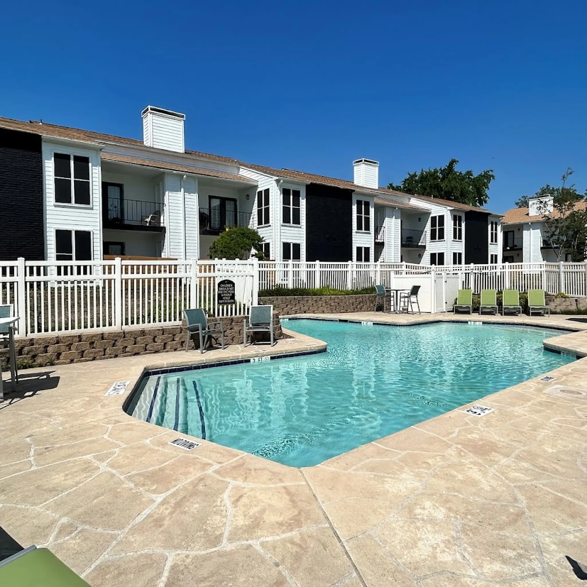 Morrison Apartments in Prestonwood, Dallas Comfortable One & Two